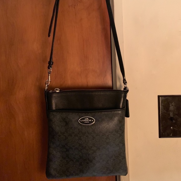 Coach crossbody bag - Picture 1 of 2